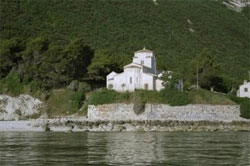 chiesetta-portonovo.jpg